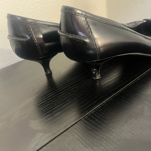 Prada Women's Black Leather Kitten Heels 👠 - Picture 7 of 9